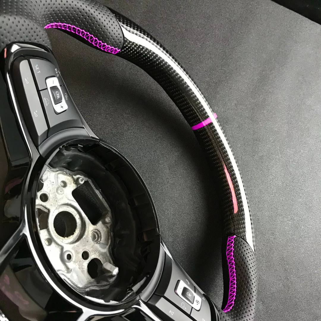 Carbon Leder Lenkrad Pink passend für VW Golf 7 7,5 Passat Polo AW T-Roc GTI R DSG